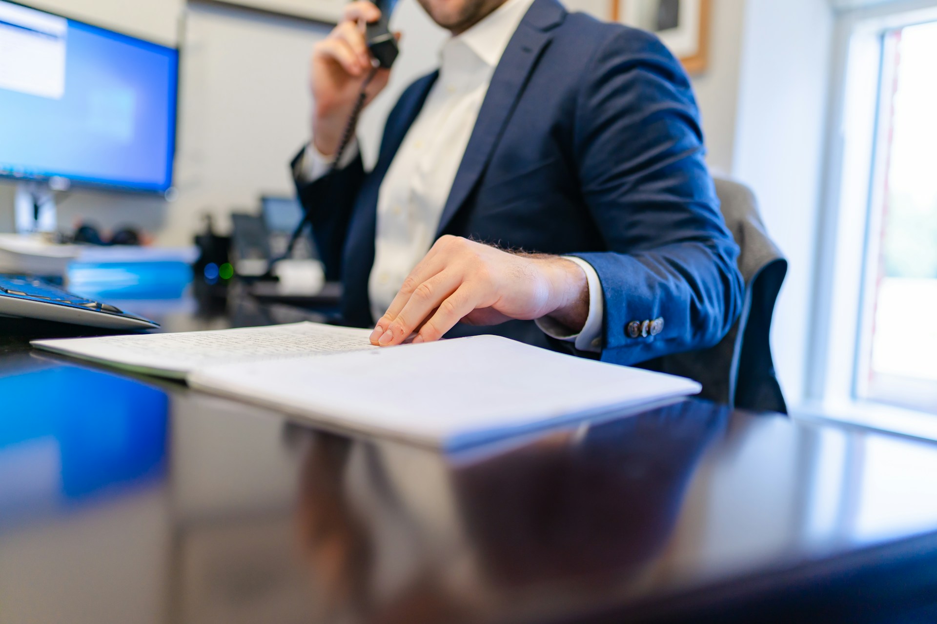 Top 4 Remote Online Notarization Solutions for Virtual Mailbox Providers (USPS Form 1583)